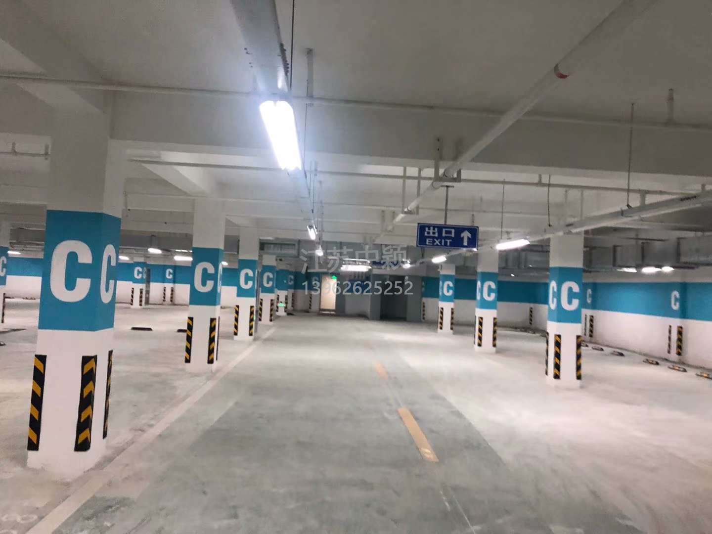 地下停車場(chǎng)劃線用什么材料,停車場(chǎng)劃線要用什么工具?